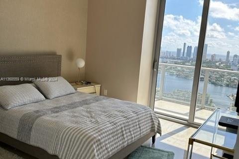 Condo in North Miami Beach, Florida, 3 bedrooms  № 1715081 - photo 25