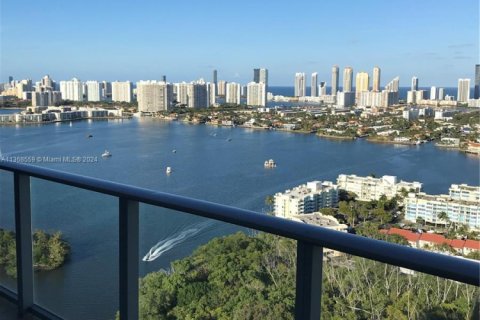 Condo in North Miami Beach, Florida, 3 bedrooms  № 1715081 - photo 5