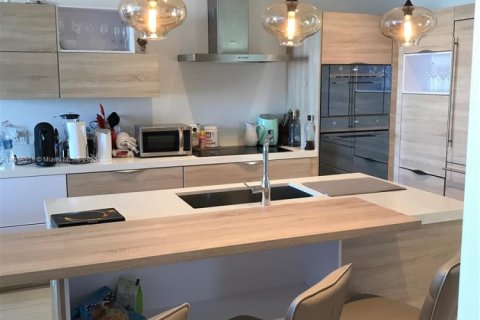 Condo in North Miami Beach, Florida, 3 bedrooms  № 1715081 - photo 6