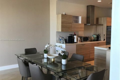 Condo in North Miami Beach, Florida, 3 bedrooms  № 1715081 - photo 12