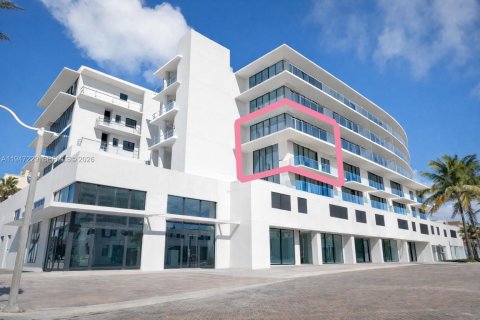 Купить кондоминиум в Холливуд, Флорида 3 спальни, 233.74м2, № 2007997 - фото 2