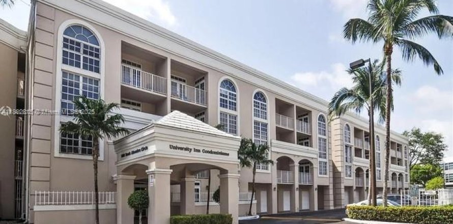 Condominio en Coral Gables, Florida, 1 dormitorio  № 1931886