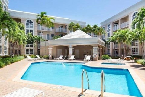 Condominio en alquiler en Coral Gables, Florida, 1 dormitorio, 57.6 m2 № 1931886 - foto 10