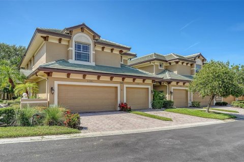Condominio en venta en Lakewood Ranch, Florida, 2 dormitorios, 167.6 m2 № 1822380 - foto 1