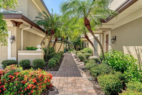 Condominio en venta en Lakewood Ranch, Florida, 2 dormitorios, 167.6 m2 № 1822380 - foto 2