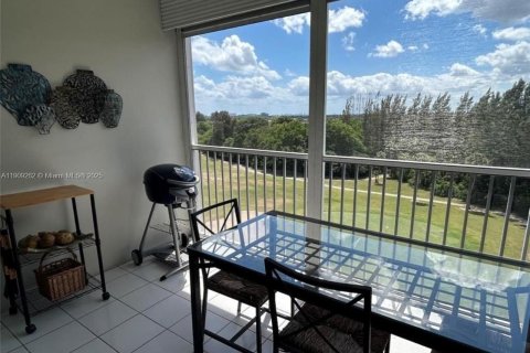 Condo in Pompano Beach, Florida, 3 bedrooms  № 2082136 - photo 24