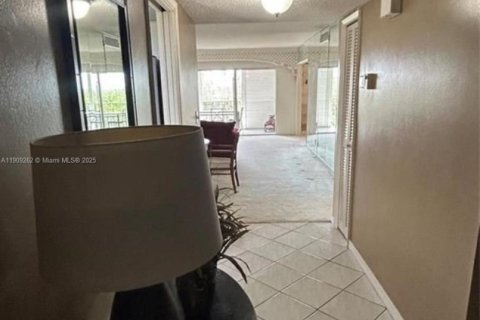 Condo in Pompano Beach, Florida, 3 bedrooms  № 2082136 - photo 26
