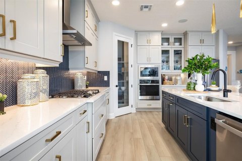 Villa ou maison à vendre à Apopka, Floride: 5 chambres, 323.76 m2 № 1768973 - photo 2