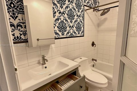 Copropriété à louer à Fort Lauderdale, Floride: 2 chambres, 81.29 m2 № 1683472 - photo 10