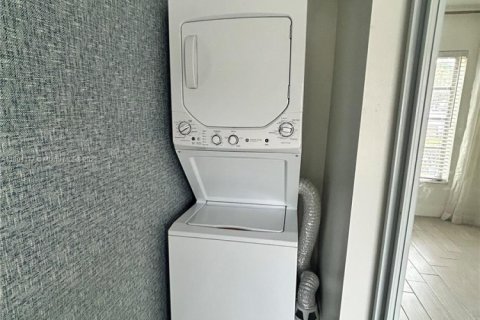 Copropriété à louer à Fort Lauderdale, Floride: 2 chambres, 81.29 m2 № 1683472 - photo 15