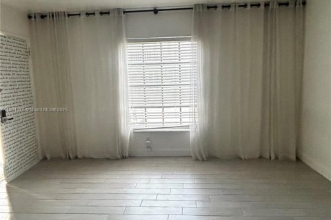 Copropriété à louer à Fort Lauderdale, Floride: 2 chambres, 81.29 m2 № 1683472 - photo 2