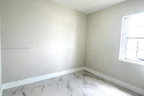 Villa ou maison à louer à Miami, Floride: 2 chambres № 1804531 - photo 11