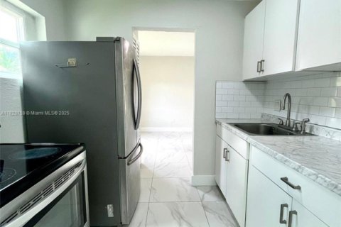 Villa ou maison à louer à Miami, Floride: 2 chambres № 1804531 - photo 3