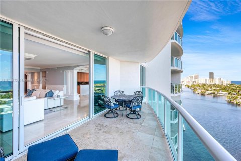 Condo in Aventura, Florida, 2 bedrooms  № 1953388 - photo 17