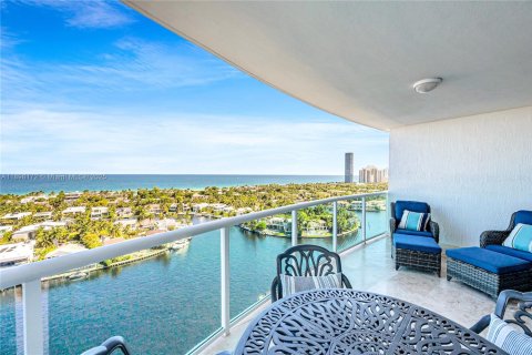 Condo in Aventura, Florida, 2 bedrooms  № 1953388 - photo 15