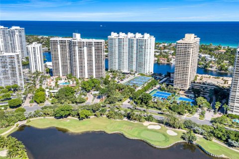 Condo in Aventura, Florida, 2 bedrooms  № 1953388 - photo 3