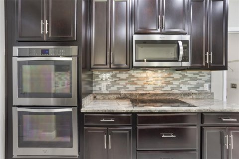Casa en venta en Orlando, Florida, 5 dormitorios, 279.64 m2 № 1811048 - foto 3