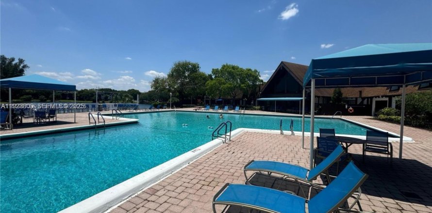 Condo à Lauderhill, Floride, 1 chambre № 1982726