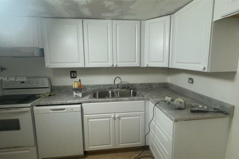 Condo in Lauderhill, Florida, 1 bedroom  № 1982726 - photo 28