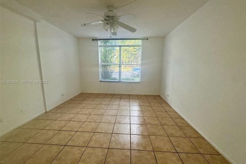 Condo in Lauderhill, Florida, 1 bedroom  № 1982726 - photo 29