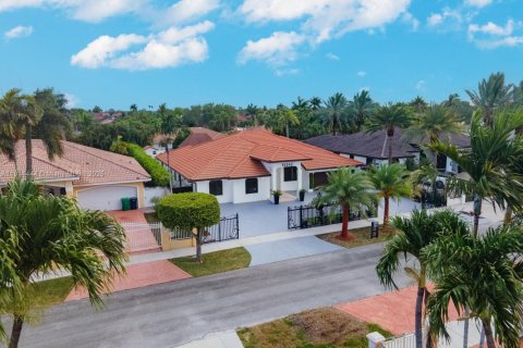 Casa en venta en Miami, Florida, 4 dormitorios, 234.86 m2 № 1967516 - foto 2