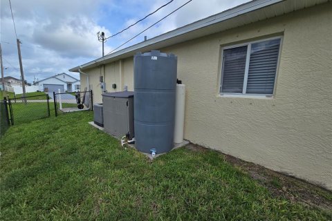 Casa en venta en Cape Coral, Florida, 3 dormitorios, 157.19 m2 № 2258282 - foto 20