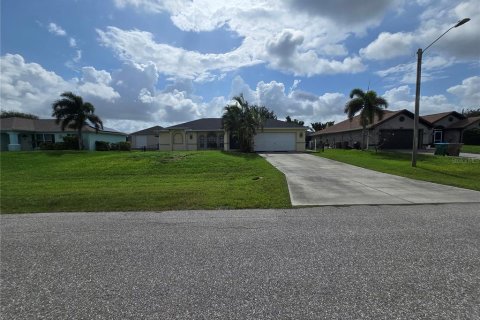 Casa en venta en Cape Coral, Florida, 3 dormitorios, 157.19 m2 № 2258282 - foto 25