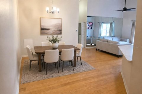 Copropriété à vendre à Tampa, Floride: 2 chambres, 111.11 m2 № 2111909 - photo 6