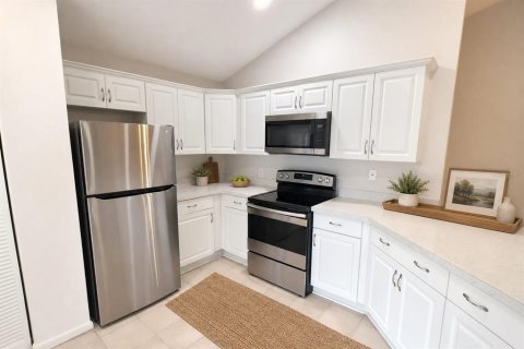 Copropriété à vendre à Tampa, Floride: 2 chambres, 111.11 m2 № 2111909 - photo 11
