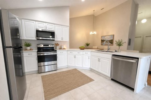 Copropriété à vendre à Tampa, Floride: 2 chambres, 111.11 m2 № 2111909 - photo 10