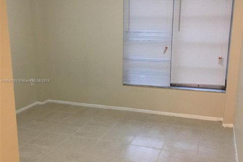 Condominio en venta en Lauderhill, Florida, 2 dormitorios, 94.39 m2 № 1871371 - foto 19