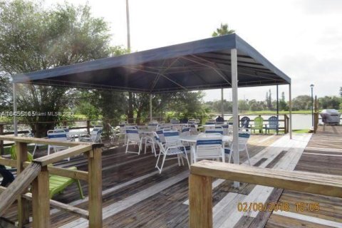Condominio en venta en Lauderhill, Florida, 2 dormitorios, 94.39 m2 № 1871371 - foto 6
