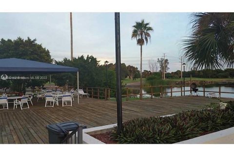 Condominio en venta en Lauderhill, Florida, 2 dormitorios, 94.39 m2 № 1871371 - foto 5
