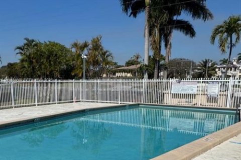 Copropriété à vendre à Miami, Floride: 1 chambre, 83.43 m2 № 2025813 - photo 8