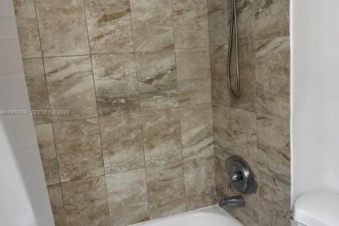 Copropriété à vendre à Miami, Floride: 1 chambre, 83.43 m2 № 2025813 - photo 2
