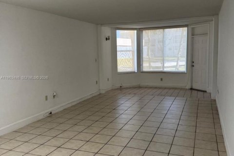 Copropriété à vendre à Miami, Floride: 1 chambre, 83.43 m2 № 2025813 - photo 5