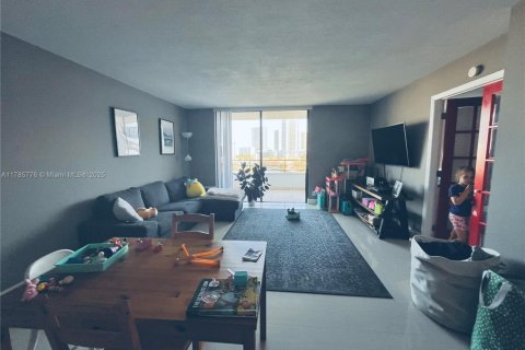 Copropriété à vendre à Hallandale Beach, Floride: 1 chambre, 76.92 m2 № 1862826 - photo 10