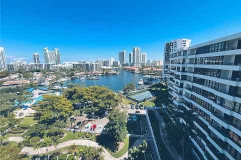 Copropriété à vendre à Hallandale Beach, Floride: 1 chambre, 76.92 m2 № 1862826 - photo 4