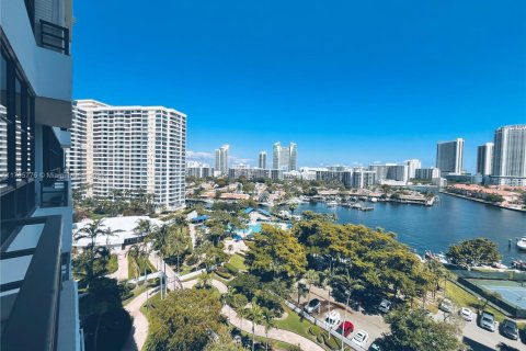 Copropriété à vendre à Hallandale Beach, Floride: 1 chambre, 76.92 m2 № 1862826 - photo 2