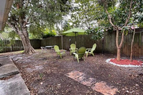 Casa en alquiler en Hallandale Beach, Florida, 3 dormitorios, 119.75 m2 № 2010569 - foto 16