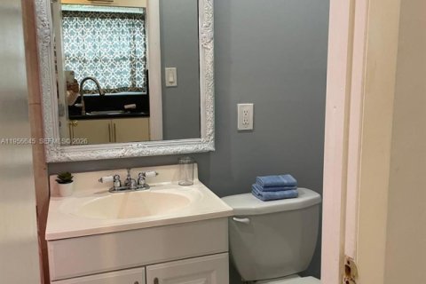 Casa en alquiler en Hallandale Beach, Florida, 3 dormitorios, 119.75 m2 № 2010569 - foto 13