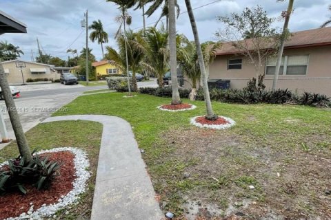 Casa en alquiler en Hallandale Beach, Florida, 3 dormitorios, 119.75 m2 № 2010569 - foto 15