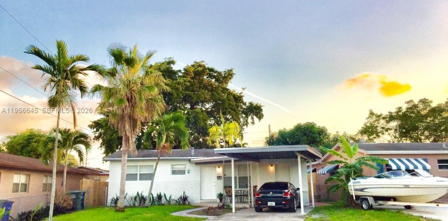 Casa en Hallandale Beach, Florida 3 dormitorios, 119.75 m2 № 2010569