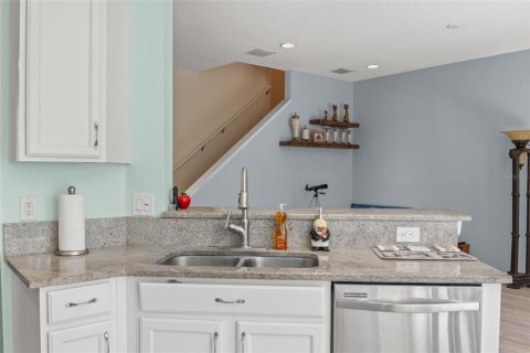Adosado en venta en Tampa, Florida, 3 dormitorios, 166.48 m2 № 1718076 - foto 17