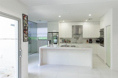 Casa en alquiler en Homestead, Florida, 5 dormitorios, 310.29 m2 № 1958580 - foto 3