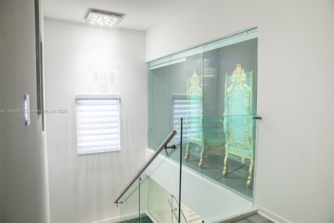 Casa en alquiler en Homestead, Florida, 5 dormitorios, 310.29 m2 № 1958580 - foto 30