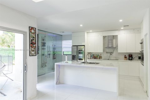 Casa en alquiler en Homestead, Florida, 5 dormitorios, 310.29 m2 № 1958580 - foto 4