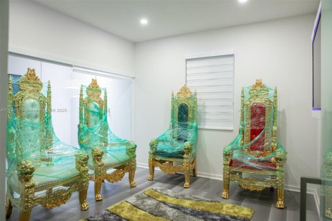 Casa en alquiler en Homestead, Florida, 5 dormitorios, 310.29 m2 № 1958580 - foto 16