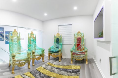 Casa en alquiler en Homestead, Florida, 5 dormitorios, 310.29 m2 № 1958580 - foto 17