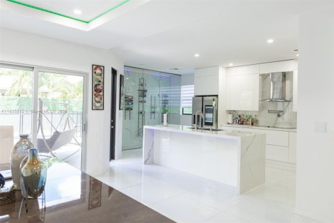 Casa en alquiler en Homestead, Florida, 5 dormitorios, 310.29 m2 № 1958580 - foto 5